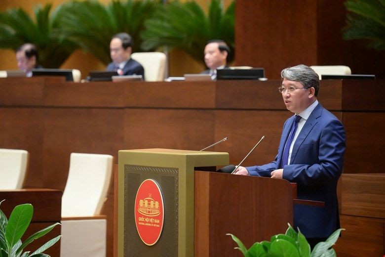 Khẩn trương hoàn thiện dự thảo nghị quyết về xử lý vướng mắc do pháp luật trình Quốc hội thông qua